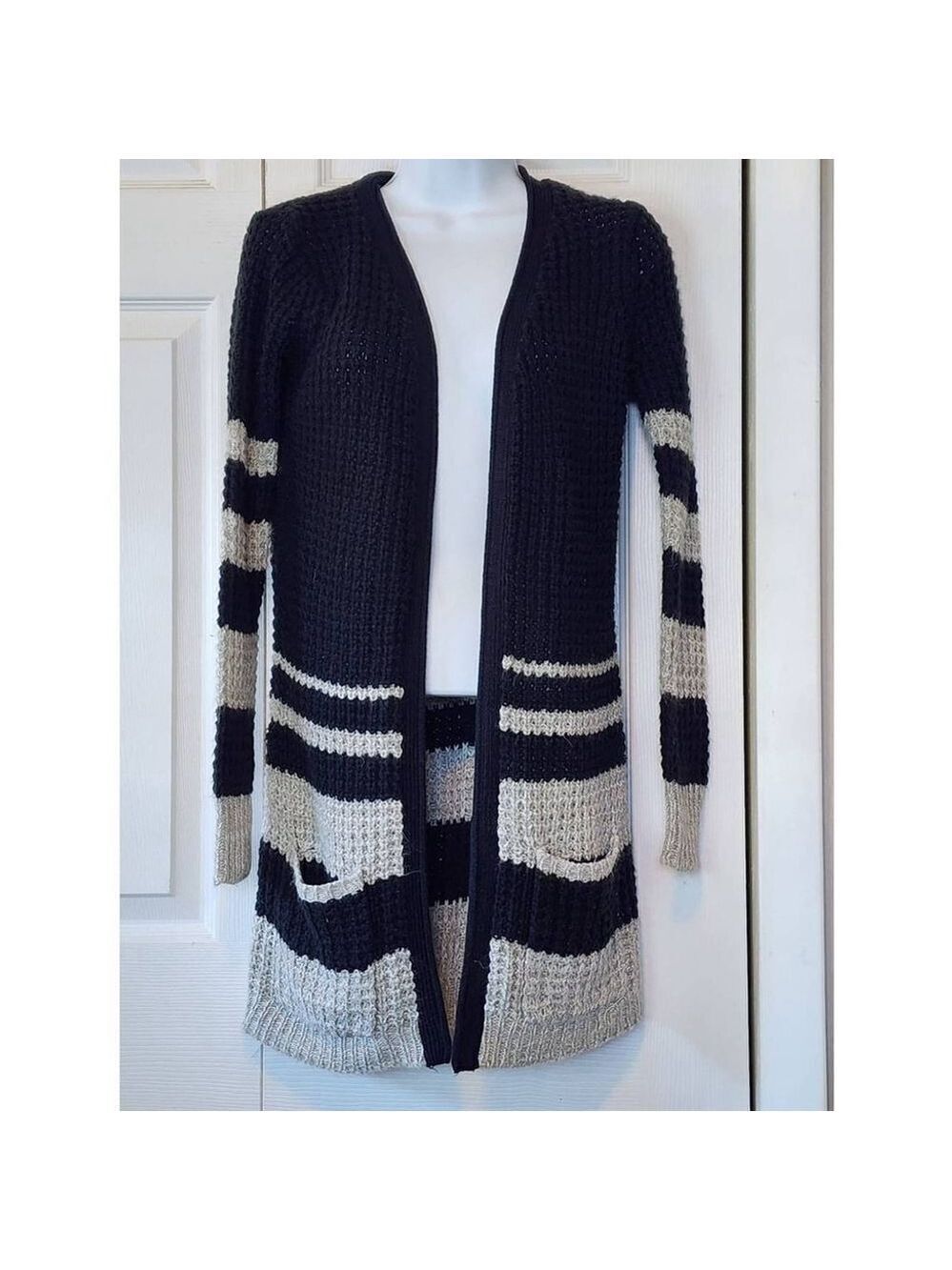 Rue 21 Black Gray Sweater